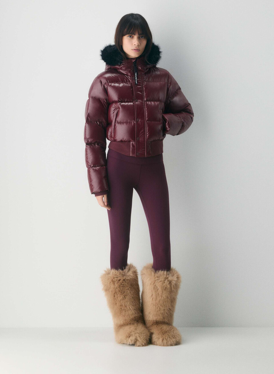 the super chalet puff - hi-gloss plum brgdy black